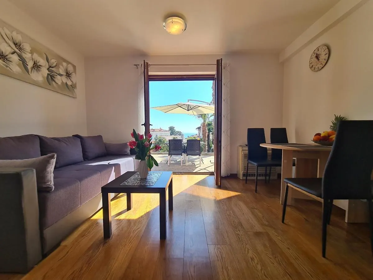 Downtown Apartment Ela Opatija 0*,